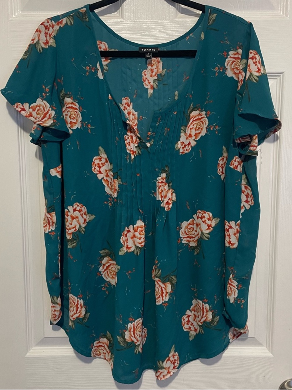 🌟5/$15🌟 Torrid Teal Floral Pintuck V-Neck Blouse